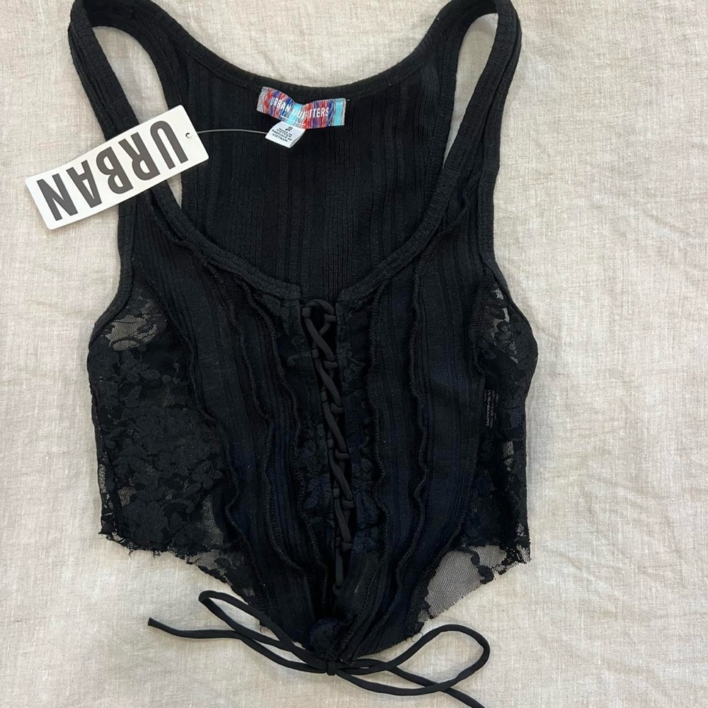urban outfitters lace cropped top nwt